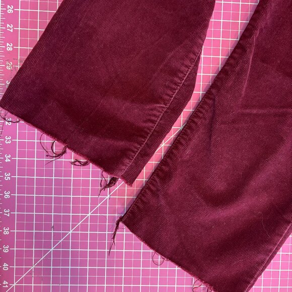 Levis Burgundy Courduroy Ribcage Straight cropped pant - Picture 7 of 7